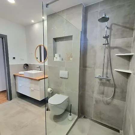 Ajda With Heated Privat Pool, Jacuzzi, Sauna, 4 Bedroom, 4 Bathroom Svetvincenat
