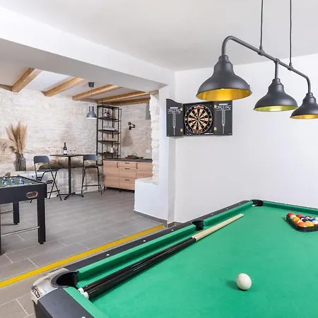 Villa Ajda With Heated Privat Pool, Jacuzzi, Sauna, 4 Bedroom, 4 Bathroom Svetvincenat