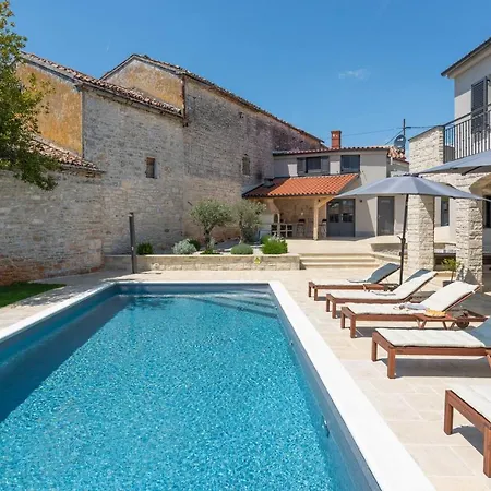 Ajda With Heated Privat Pool, Jacuzzi, Sauna, 4 Bedroom, 4 Bathroom * Svetvincenat