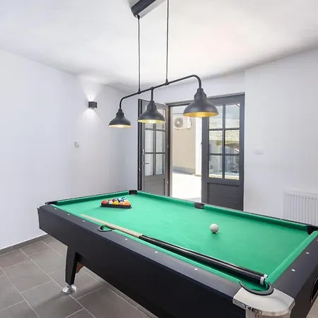 Villa Ajda With Heated Privat Pool, Jacuzzi, Sauna, 4 Bedroom, 4 Bathroom Svetvincenat